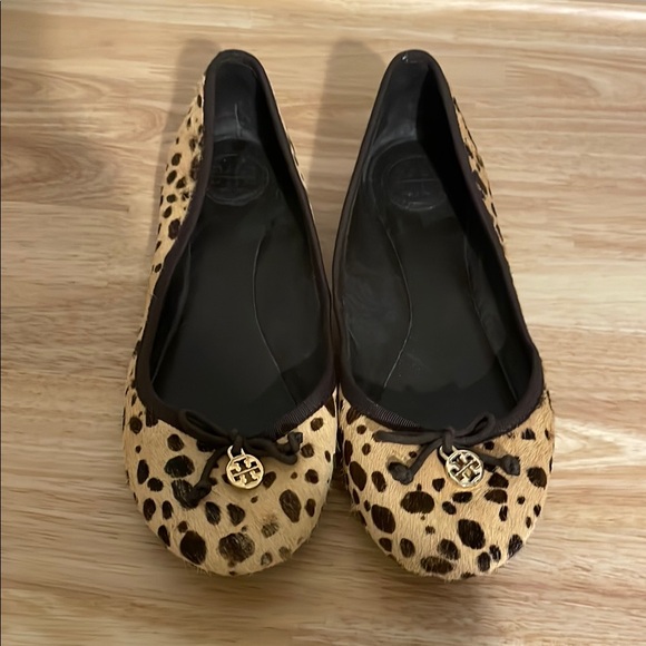 Tory Burch Animal Print Flats - Picture 1 of 5